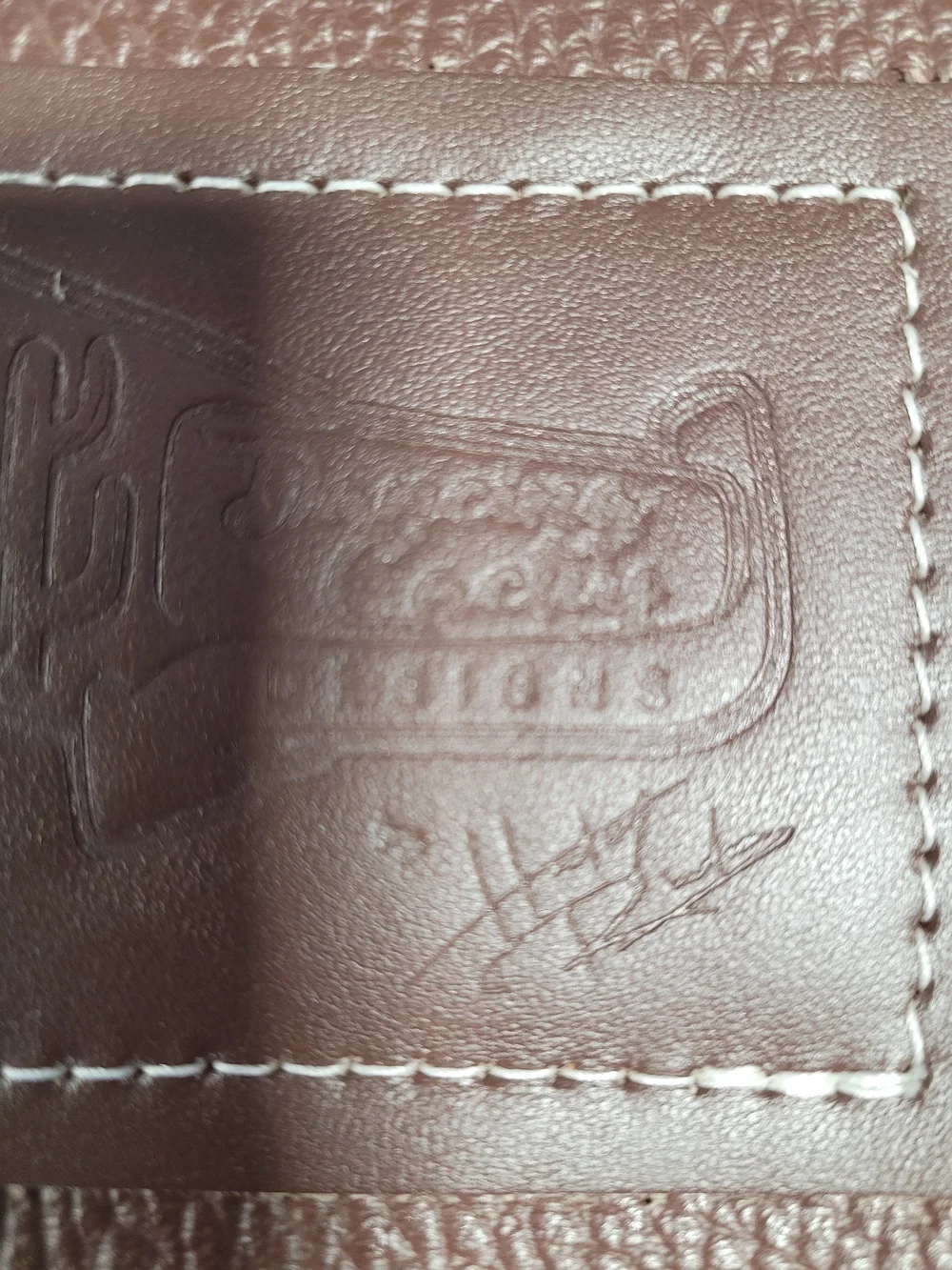 Fringe Crossbody Bag with Cowhide and Tooled Leather - Brown/White - Picture 5 of 7